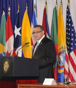 Präsident Funes bei der Eröffnung der 41. Sitzung der OAS im Juni 2011 / Patricia Leiva, OAS